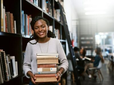 Devenir archiviste ou documentaliste ou savoir mieux archiver au bureau