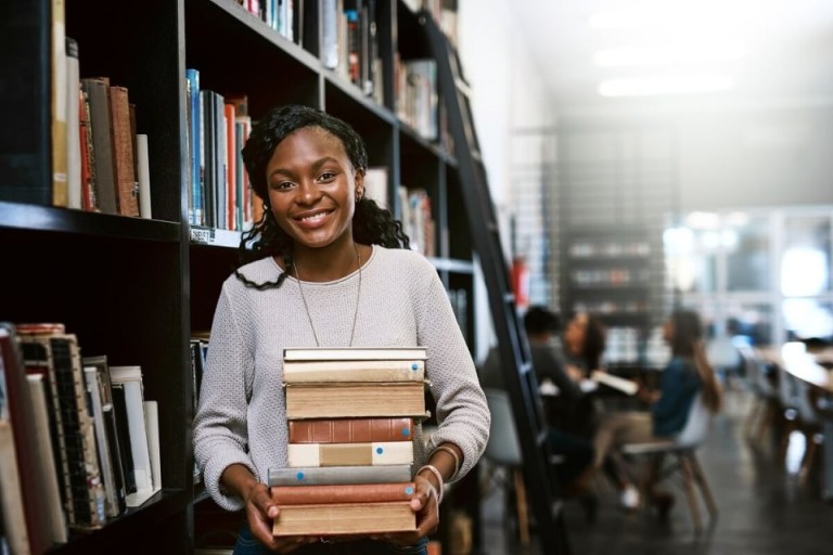 Devenir archiviste ou documentaliste ou savoir mieux archiver au bureau